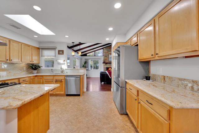 3467 Shawnee Rd, San Diego CA: https://media.crmls.org/mediaz/41afc37c-37b5-4c73-9df3-dfeb30db95f9.jpg