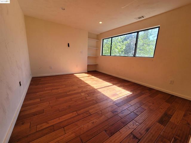 40 Hilldale Ct, Orinda CA: https://media.crmls.org/mediaz/41afd50c-fa3b-4619-bed6-34ecb787bceb.jpg