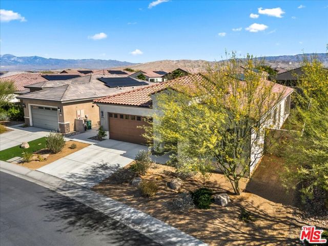 93 Cabernet, Rancho Mirage CA: https://media.crmls.org/mediaz/41afeabe-7d75-4cdd-bd96-94d7558fd649.jpg