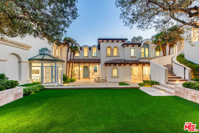 31272 Broad Beach Road, Malibu CA: https://media.crmls.org/mediaz/41b1e7a8-720a-4590-975c-0900400521bc.jpg