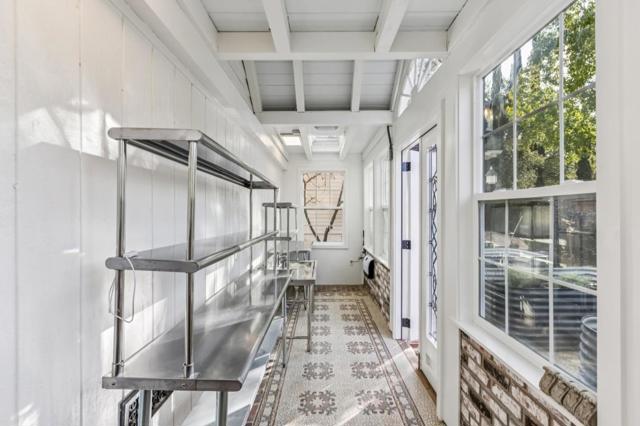 17930 Vineland Avenue, Monte Sereno CA: https://media.crmls.org/mediaz/41b1f816-b586-4698-ba13-4e3901c7eefe.jpg