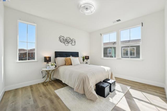 5743 Oceanspray Rd, Newark CA: https://media.crmls.org/mediaz/41b34710-6054-4119-8c66-8fe79e0631f3.jpg