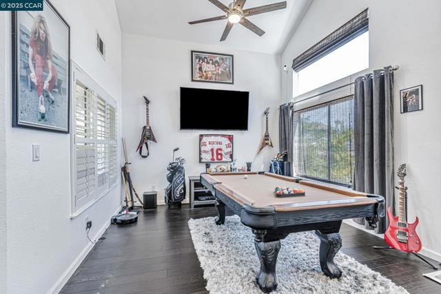 5103 Pioneer Way, Antioch CA: https://media.crmls.org/mediaz/41b432be-7ca8-47d4-a38a-9962ddd18d5c.jpg