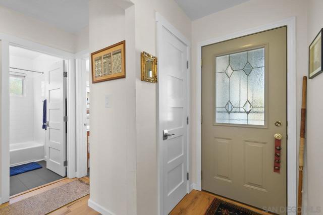 6212 Lake Ariana Ave, San Diego CA: https://media.crmls.org/mediaz/41b4e7a2-6dae-4953-86e3-c748cfe3b782.jpg