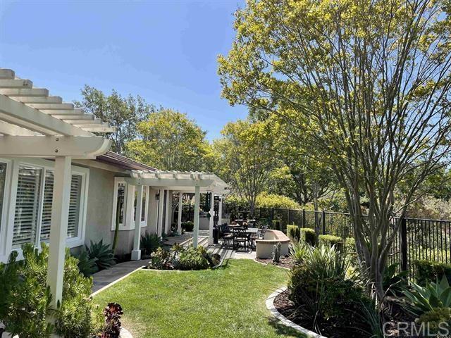 Detail Gallery Image 4 of 16 For 7941 Corte Domingo, Carlsbad,  CA 92009 - 4 Beds | 4/1 Baths