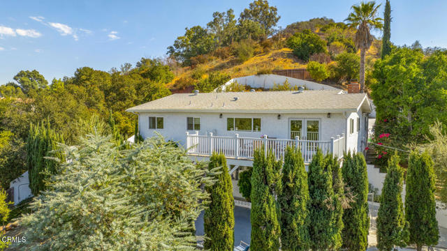 Detail Gallery Image 3 of 64 For 10272 Willow Springs Ln, Sunland,  CA 91040 - 4 Beds | 3 Baths