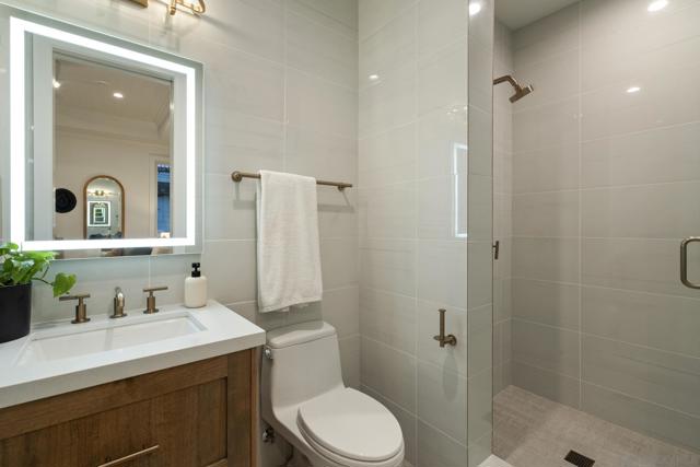 464 466 Westbourne, San Diego CA: https://media.crmls.org/mediaz/41b6d8f6-71eb-4260-9d1f-1d055a281bfa.jpg