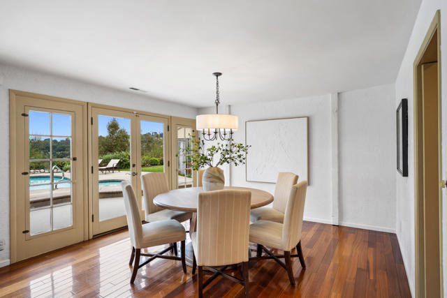 5324 Felice Place, Woodland Hills CA: https://media.crmls.org/mediaz/41b6dd42-ba3f-44bc-a3be-bd5d5dbbe784.jpg