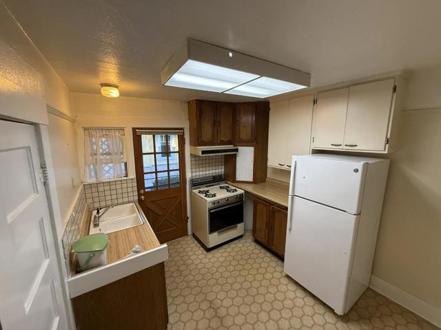 1356 W Dana Street, Mountain View CA: https://media.crmls.org/mediaz/41b6fdb0-76d6-49de-af5f-4f89c37a745c.jpg