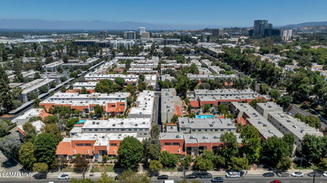 6217 Nita Avenue, Woodland Hills CA: https://media.crmls.org/mediaz/41b71e7f-bbb3-4ec8-a050-06b4f02c2df8.jpg