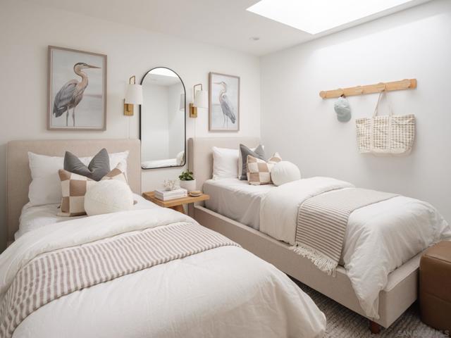 148 150 North Acacia, Solana Beach CA: https://media.crmls.org/mediaz/41b86339-66d4-49e7-af1e-62c5cb554008.jpg