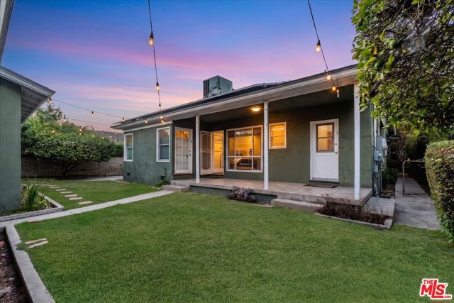 12430 Cumpston Street photo 32