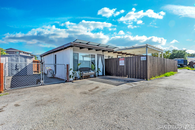 157 59 Natal WAY, Vista CA: https://media.crmls.org/mediaz/41b8fe00-0fcd-4c7a-b169-afe1c8f710a1.jpg