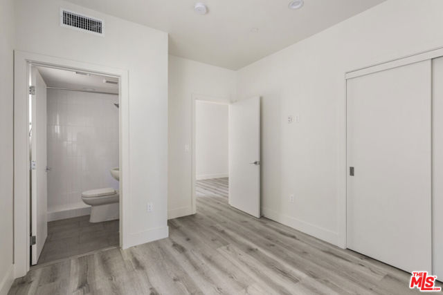 3210 1/2 Verdugo Road, Los Angeles CA: https://media.crmls.org/mediaz/41b9dbf5-ccd5-4476-bc0a-f169542b5a58.jpg