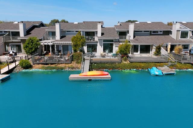 17 Spinnaker Place, Redwood City CA: https://media.crmls.org/mediaz/41b9e820-948a-4eb8-98ea-8002dc9b2706.jpg