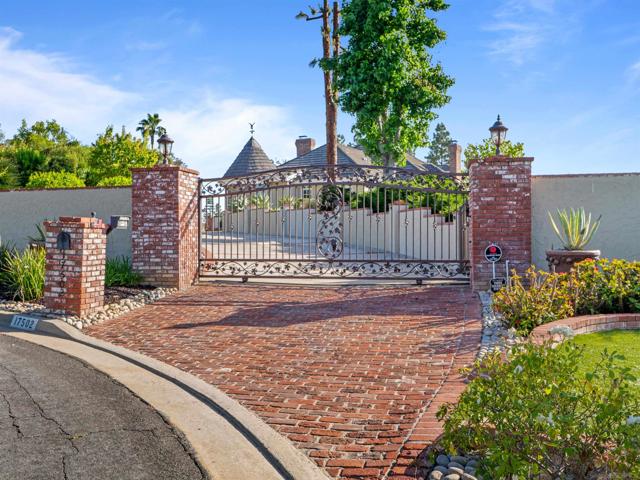 17502 Corte Lomas Verdes, Poway CA: https://media.crmls.org/mediaz/41b9ff36-4bcc-440e-8593-e3944db3112f.jpg