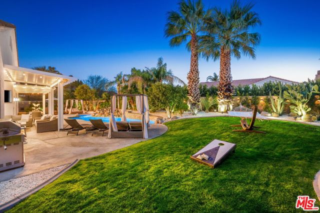1083 E Circulo San Sorrento Road, Palm Springs CA: https://media.crmls.org/mediaz/41ba9385-1625-438a-aae0-3558ca91c01c.jpg