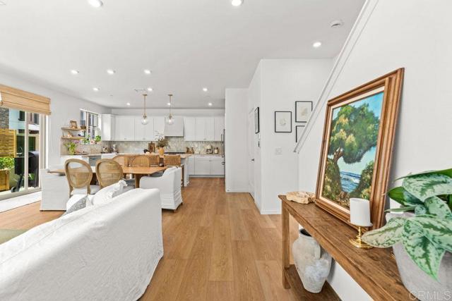 Detail Gallery Image 11 of 69 For 1763 Laurelwood Way, Oceanside,  CA 92057 - 3 Beds | 2/1 Baths