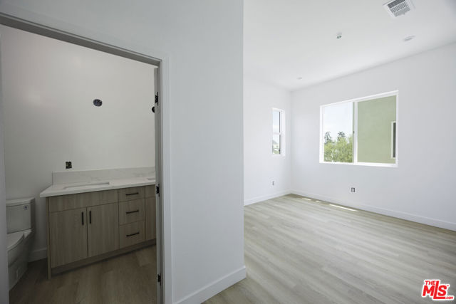 11223 Tiara Street photo 25