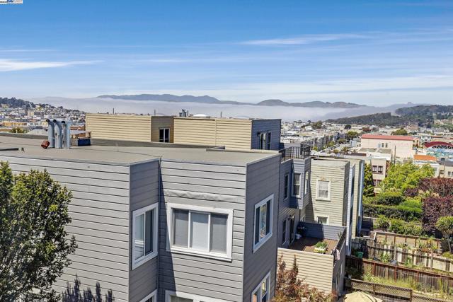 4134 Fulton St, San Francisco CA: https://media.crmls.org/mediaz/41bc7492-d627-4467-b03e-3ab014a2e279.jpg