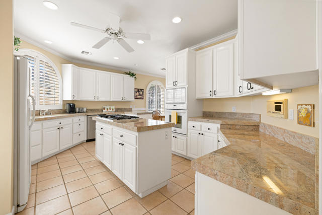 77312 Coyote Creek Path, Indian Wells CA: https://media.crmls.org/mediaz/41bc8096-128b-49fb-af56-1035785281d1.jpg