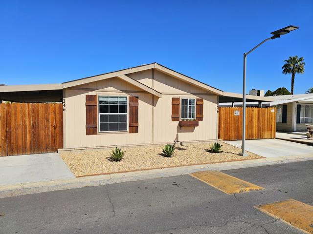 246 S Paseo Laredo, Cathedral City CA: https://media.crmls.org/mediaz/41bda391-af36-4ed9-b4d2-c40a7317816e.jpg