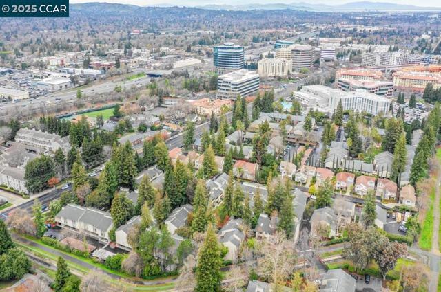 2742 Oak Rd, Walnut Creek CA: https://media.crmls.org/mediaz/41bdb040-6ab6-4da5-8fb1-63b2016b4f1f.jpg