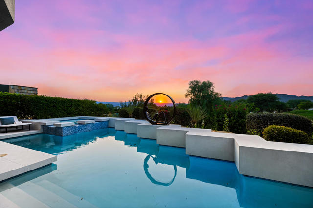 160 Kiva Drive, Palm Desert CA: https://media.crmls.org/mediaz/41bdfdd5-10a8-4a8f-a9f1-1453c78cc516.jpg