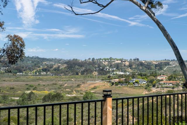 417 Santa Victoria, Solana Beach CA: https://media.crmls.org/mediaz/41be3a22-1afd-43dd-b390-d9f172f34d02.jpg