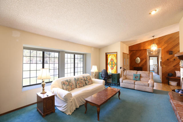 108 Palomino Drive, Big Bear CA: https://media.crmls.org/mediaz/41bf329b-fbd7-4d1e-a2bf-4ca3f9114926.jpg