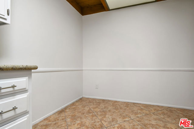 10126 Reseda Boulevard, 112 photo 7