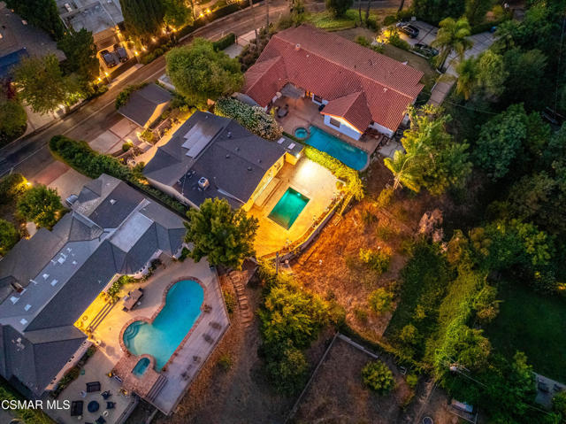 4148 Camino De La Cumbre, Sherman Oaks CA: https://media.crmls.org/mediaz/41bff43a-89f6-4b34-95b8-46cffc57b8ce.jpg