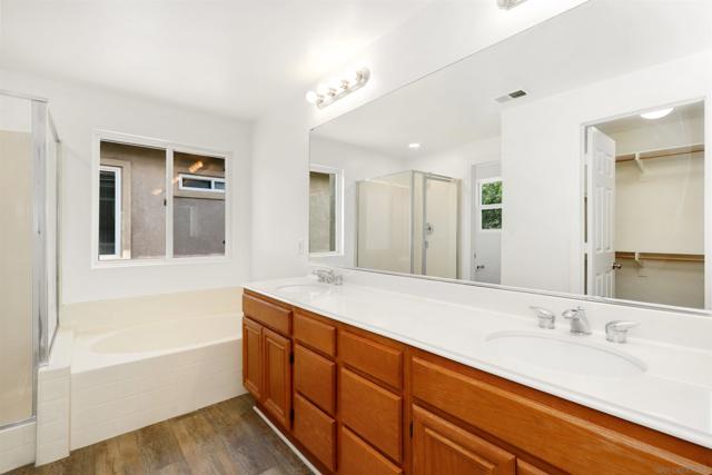 1020 Crystal Springs Pl, Escondido CA: https://media.crmls.org/mediaz/41bffc5e-93ee-402f-8b82-07c02ca8d054.jpg