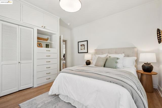 101 Palm Dr, Piedmont CA: https://media.crmls.org/mediaz/41c06bb6-dc4c-4e2f-85d5-0dfaec1e852b.jpg