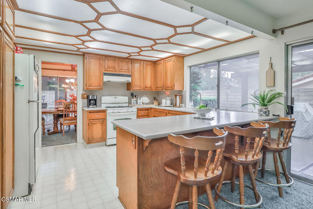 11820 Doral Avenue, Porter Ranch CA: https://media.crmls.org/mediaz/41c0766f-f07d-4c50-aaa2-846539a65ba5.jpg