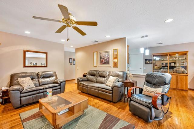 2941 Fleetwood Drive, San Bruno CA: https://media.crmls.org/mediaz/41c09bc9-1f31-481d-a3a1-429062d3f0a5.jpg