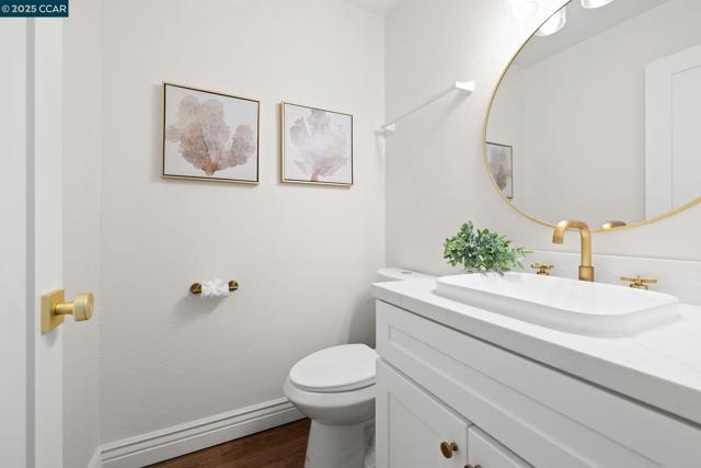 4516 Spring Valley Way, Concord CA: https://media.crmls.org/mediaz/41c0a3dd-8586-4c8a-bae0-b8a447505585.jpg