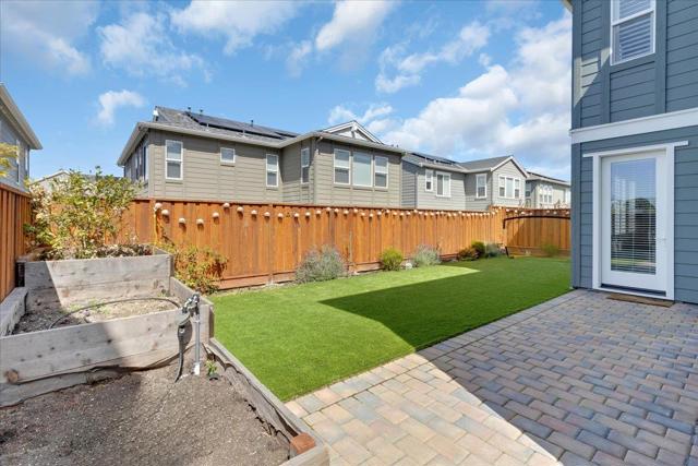 277 Skyview Drive, Marina CA: https://media.crmls.org/mediaz/41c0c9c9-9c09-4fa4-869d-a34e2adb067e.jpg