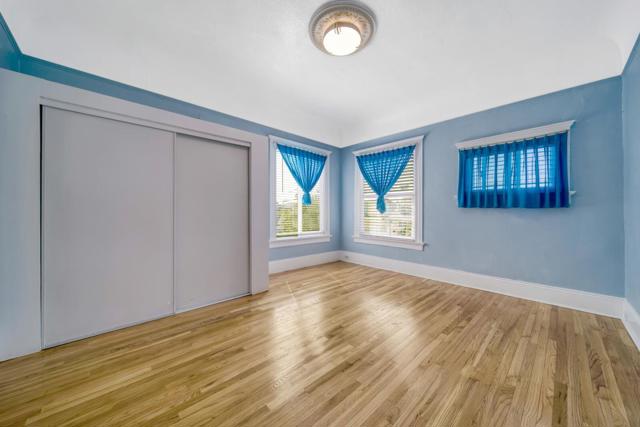 2520 E 24th Street, Oakland CA: https://media.crmls.org/mediaz/41c0cb5d-96d9-4a74-bfaf-6da707aedf1d.jpg