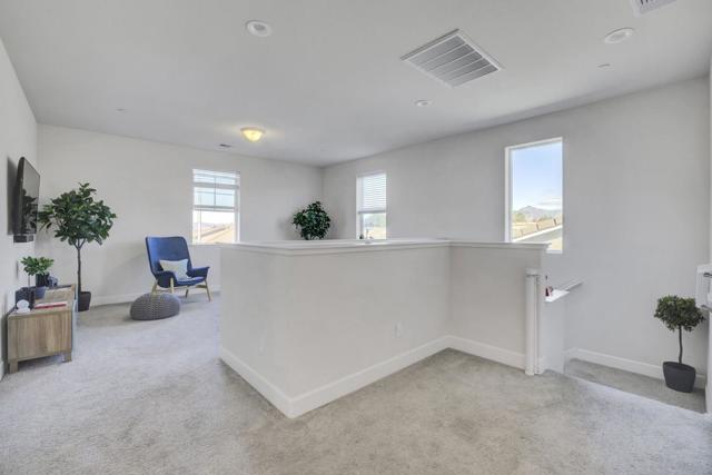 871 Cordoba Way, Hollister CA: https://media.crmls.org/mediaz/41c221ad-86f2-4ae1-9efe-1d6e2e7ed283.jpg