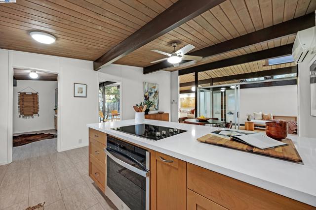 4004 Salem St, Concord CA: https://media.crmls.org/mediaz/41c2ecb7-cd6e-4f73-af8d-fcac24acbf46.jpg