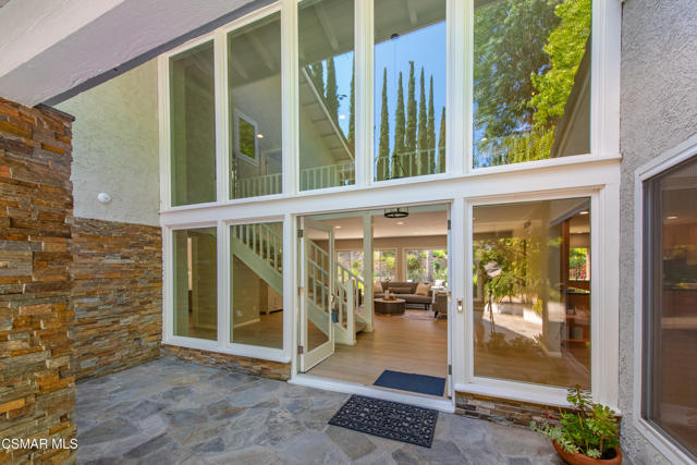 1253 Willsbrook Court, Westlake Village CA: https://media.crmls.org/mediaz/41c2f02c-79db-4bdb-a056-137132436797.jpg