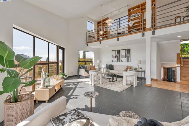 1522 Grand View Drive, Berkeley CA: https://media.crmls.org/mediaz/41c31800-7a3a-4aeb-aaa0-9c7c9c8d98de.jpg