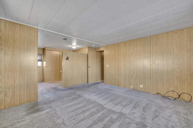 Home for Sale in Lakeside