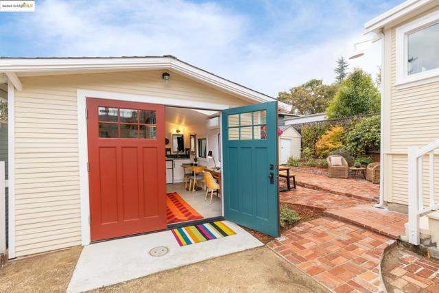 Image 40 of 60 For 2941 Madeline St