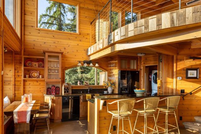 47600 Coast Ridge Road, Big Sur CA: https://media.crmls.org/mediaz/41c46253-cb18-4b33-b692-71af9c6655fe.jpg
