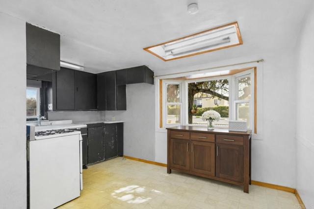 Detail Gallery Image 9 of 62 For 4084 Beyer Blvd, San Ysidro,  CA 92173 - 3 Beds | 3 Baths