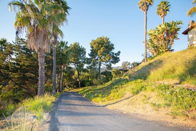 Detail Gallery Image 41 of 60 For 1330 Sugarbush Dr, Vista,  CA 92084 - 4 Beds | 3 Baths