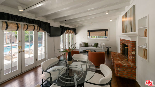 5404 Topeka Drive, Tarzana CA: https://media.crmls.org/mediaz/41c532ab-00f1-4f56-985b-1f022d8462c5.jpg
