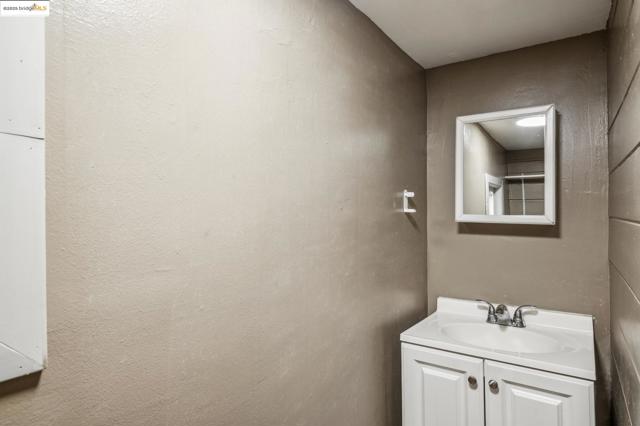 1820 International Blvd, Oakland CA: https://media.crmls.org/mediaz/41c533a9-aa52-4972-a41a-ccac9e023500.jpg